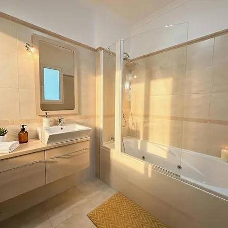 Madeira Mit Blick Auf Den Hafen Funchal (Madeira)