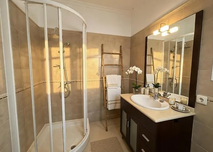 Villa Madeira Mit Blick Auf Den Hafen *