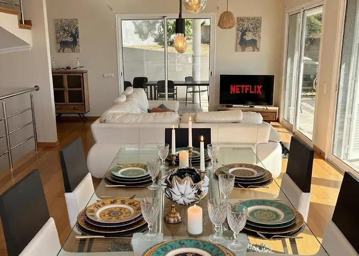 Madeira Mit Blick Auf Den Hafen Funchal (Madeira)