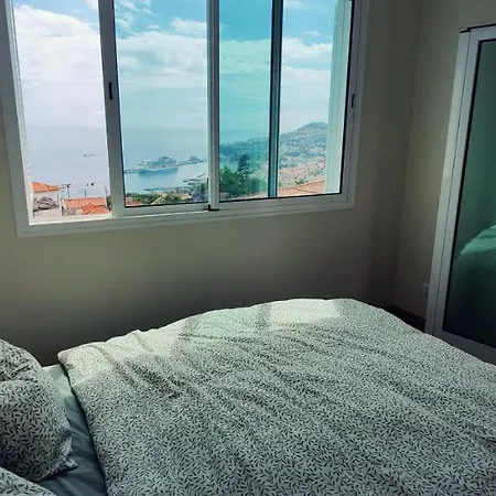 Madeira Mit Blick Auf Den Hafen Villa Funchal (Madeira)