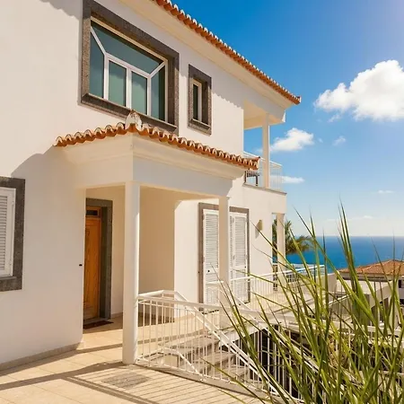 Madeira Mit Blick Auf Den Hafen Villa