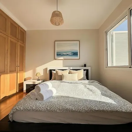 Madeira Mit Blick Auf Den Hafen *