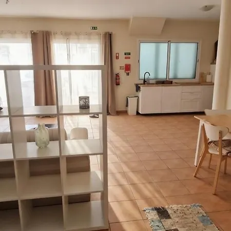 Madeira Mit Blick Auf Den Hafen * 丰沙尔