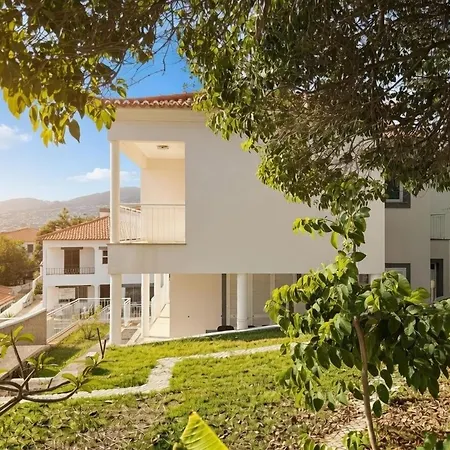 Villa Madeira Mit Blick Auf Den Hafen Funchal (Madeira)