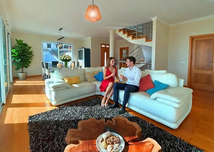 Madeira Mit Blick Auf Den Hafen Funchal (Madeira)