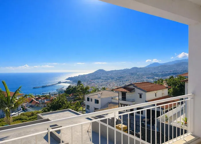 Villa Madeira Mit Blick Auf Den Hafen